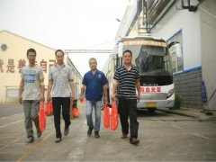 “我獻(xiàn)血，我光榮”